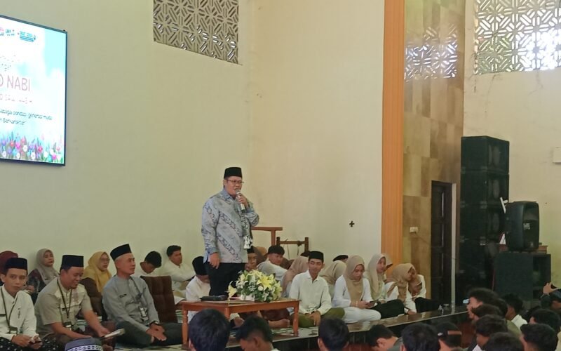 Meneladani Rasulullah Melalui Peringatan Maulid Nabi di SMKN 9 Semarang